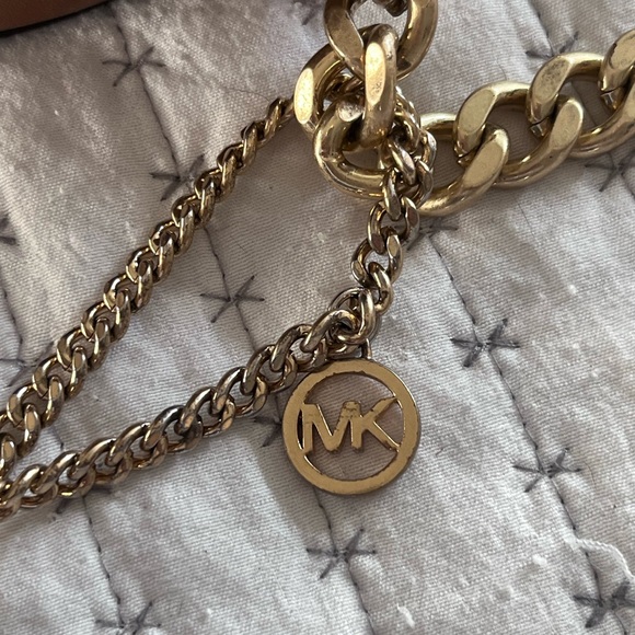 EUC Brown and tan Michael Kors crossbody purse with gold accents 👜 - Picture 4 of 9